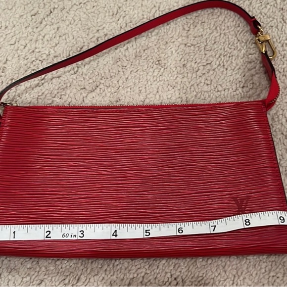 Louis Vuitton little red bag - Picture 6 of 10